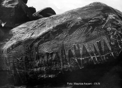 Felsgravur Massiv Air.jpg