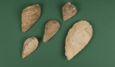 Eickelkamp 0322 Faustkeile Ägypten.jpg